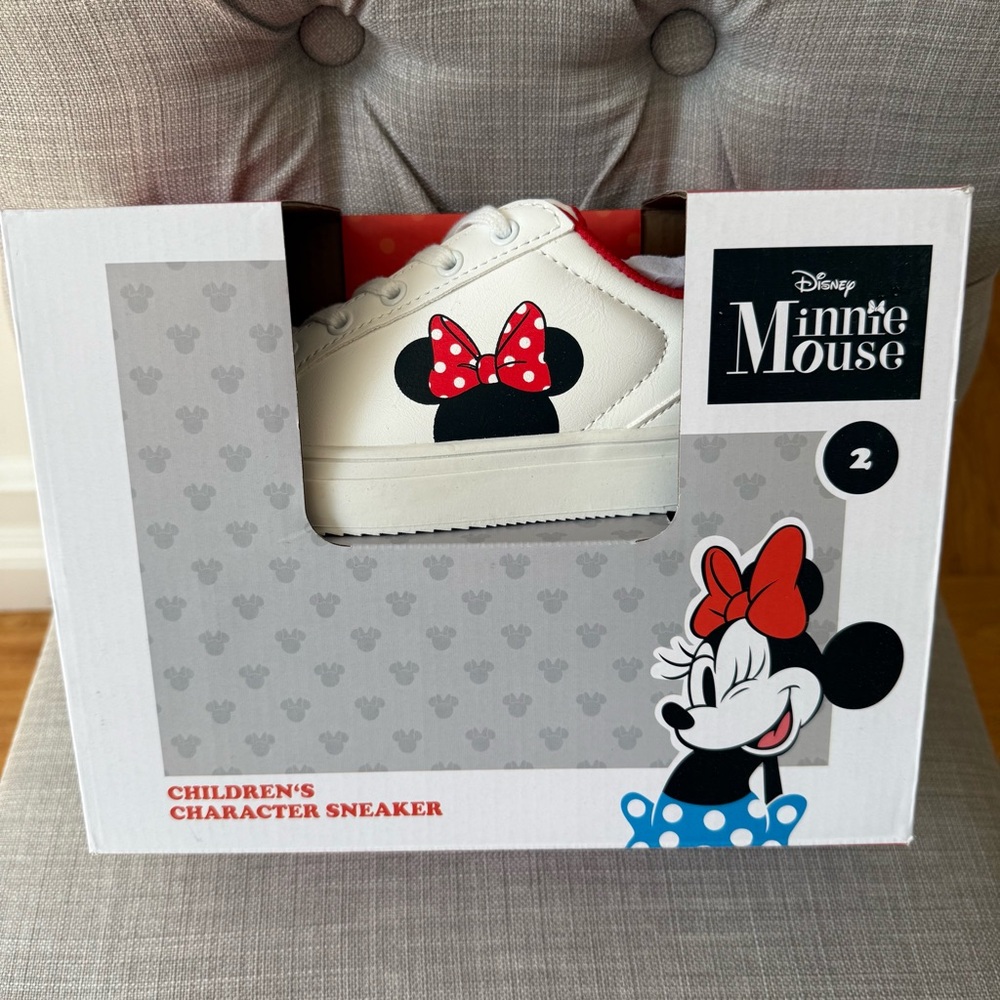 Disney Minnie Mouse Girls Sneakers Size‎ 2 NEW
